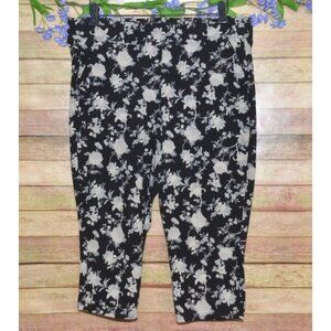 Torrid Womens 2 2X Black Cream Floral Leggings Short Knee Length Pockets Stretch